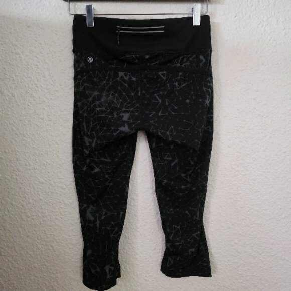 Lululemon Pedal Pace Crop in Star Crushed Coal Black Women's Size 6 - Picture 6 of 7